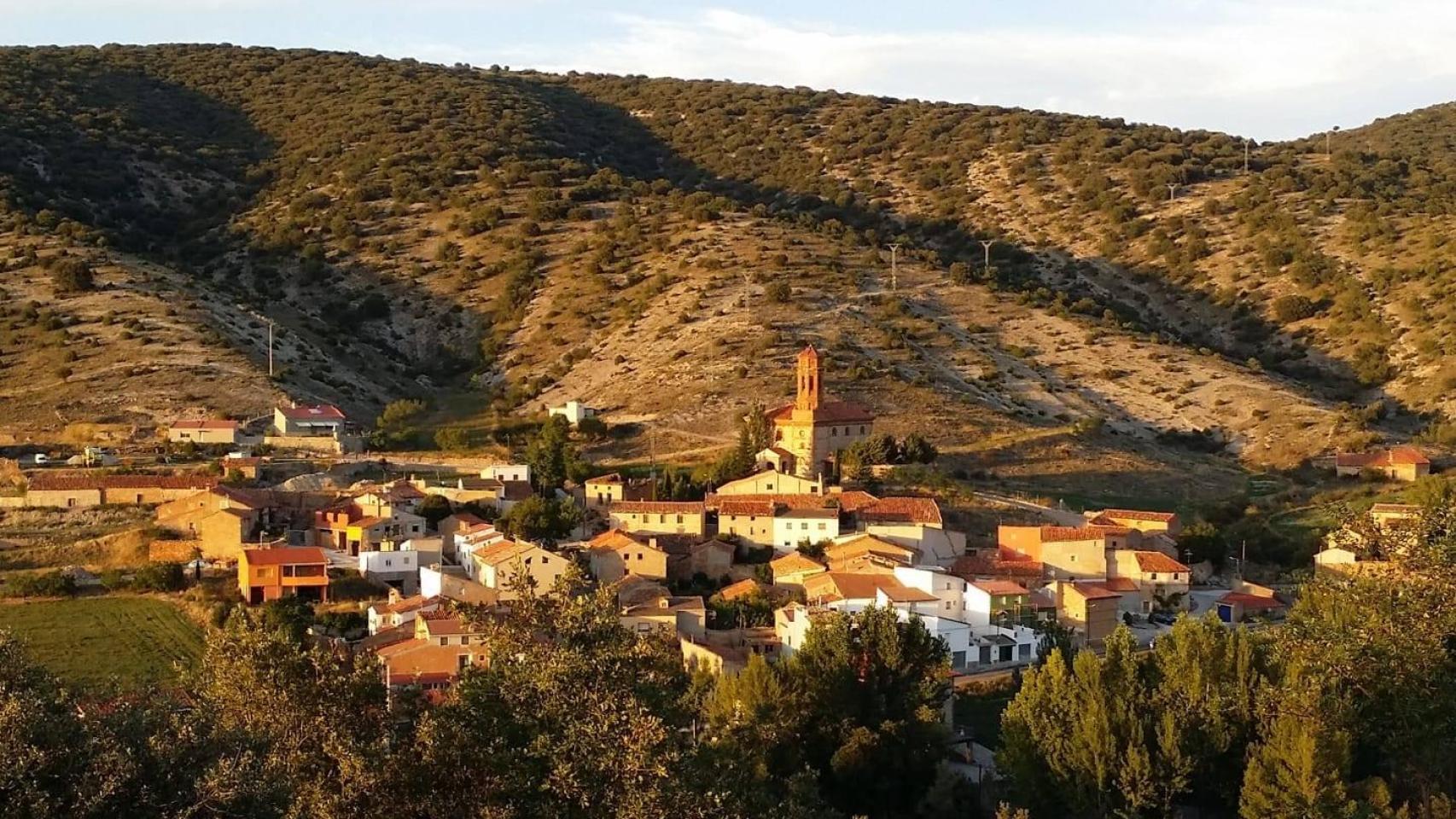 El pueblo aragonés de tres letras y nombre de mujer: tiene solo 28 habitantes y una larga tradición ciclista