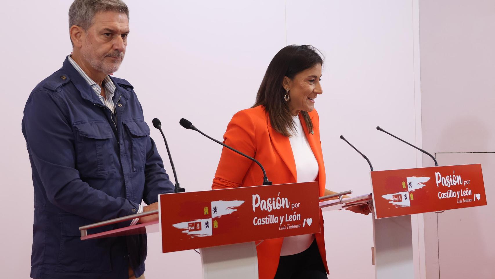 La secretaria de Organización del PSCyL y procuradora socialista por Zamora, Ana Sánchez, y el portavoz de Medio Ambiente, Vivienda y Ordenación del Territorio del Grupo Parlamentario Socialista en las Cortes de Castilla y León, José Luis Vázquez