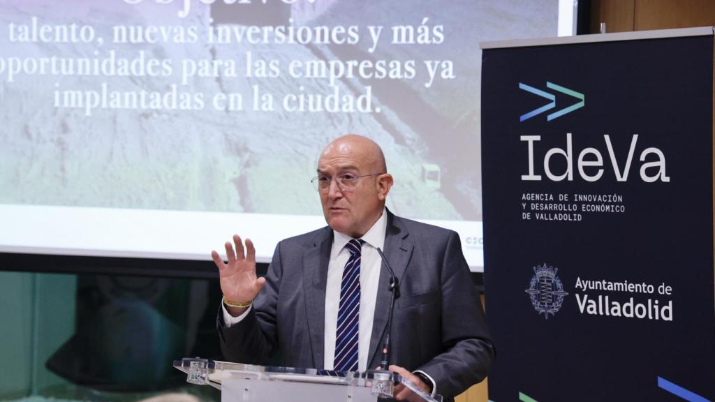 El alcalde de Valladolid, Jesús Julio Carnero, presentando la oficina municipal de proyectos y atracción de inversiones