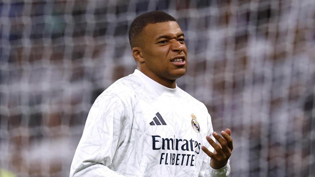 Kylian Mbappé, en un calentamiento con el Real Madrid