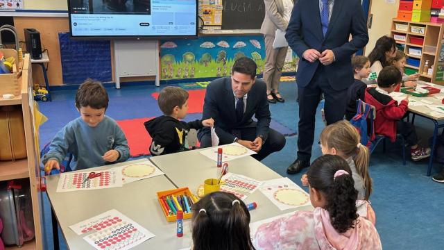 Emilio Viciana Duro, durante su visita al centro educativo.