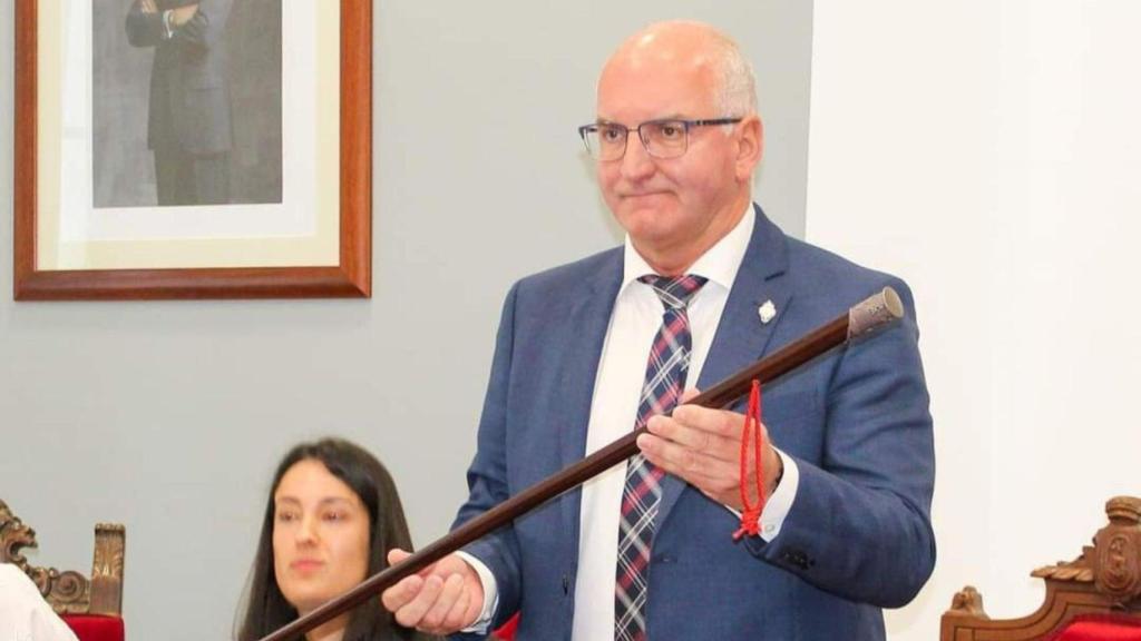 El alcalde de Noia, Santiago Freire, durante su toma de posesión como alcalde.