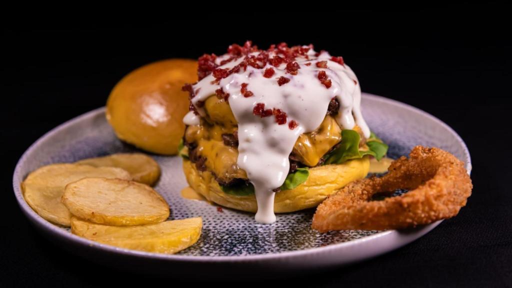 La hamburguesa de este local ha sido reconocida con premios gastronómicos.