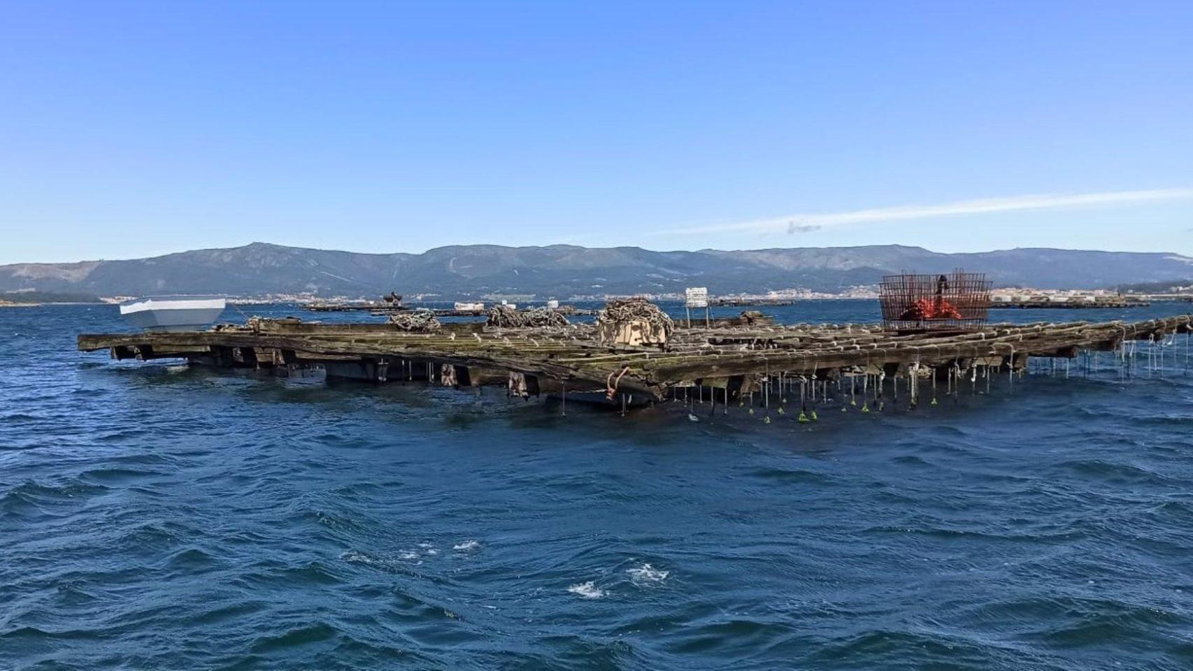 Batea de Mejillones en A Illa de Arousa.