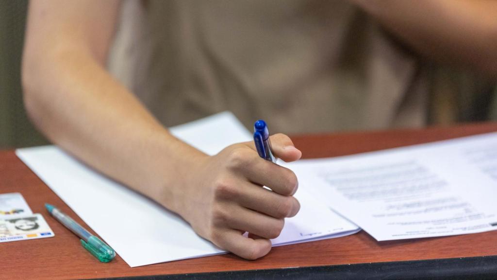 Un alumno en la antigua prueba de la EvAU en Castilla-La Mancha.