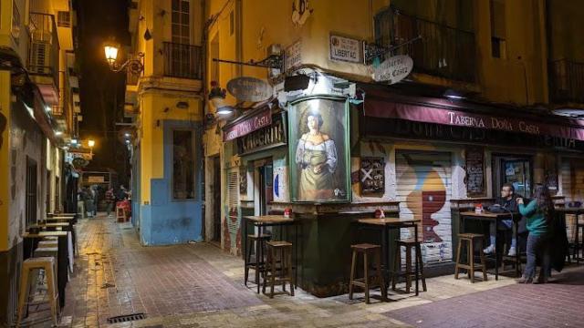 Taberna de El Tubo en la esquina con la calle de la Libertad