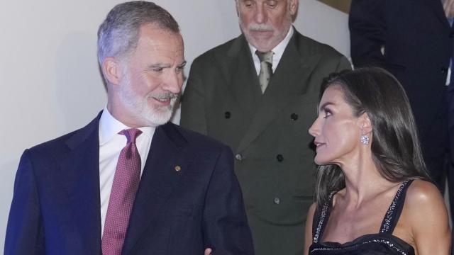 Felipe VI y Letizia durante la cena de los Premios Planeta.