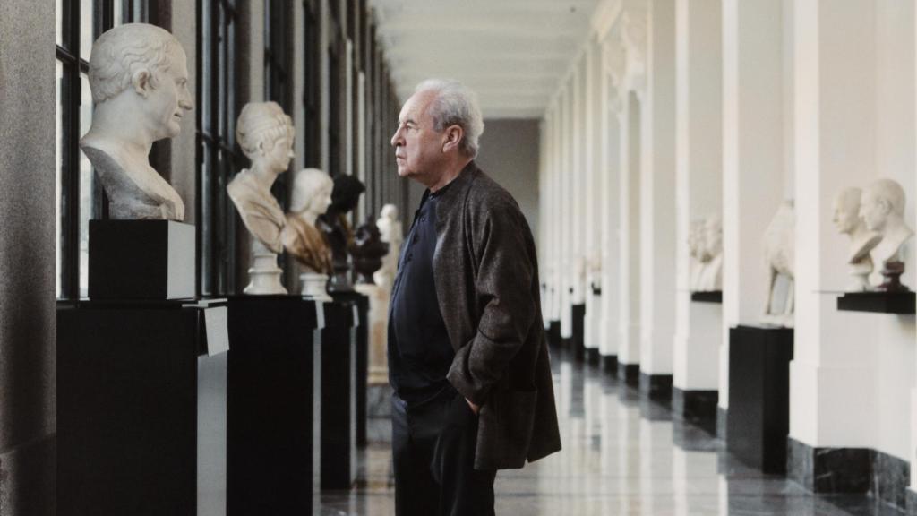 John Banville en el Museo del Prado. Foto: Silvana Trevale / Europa Press