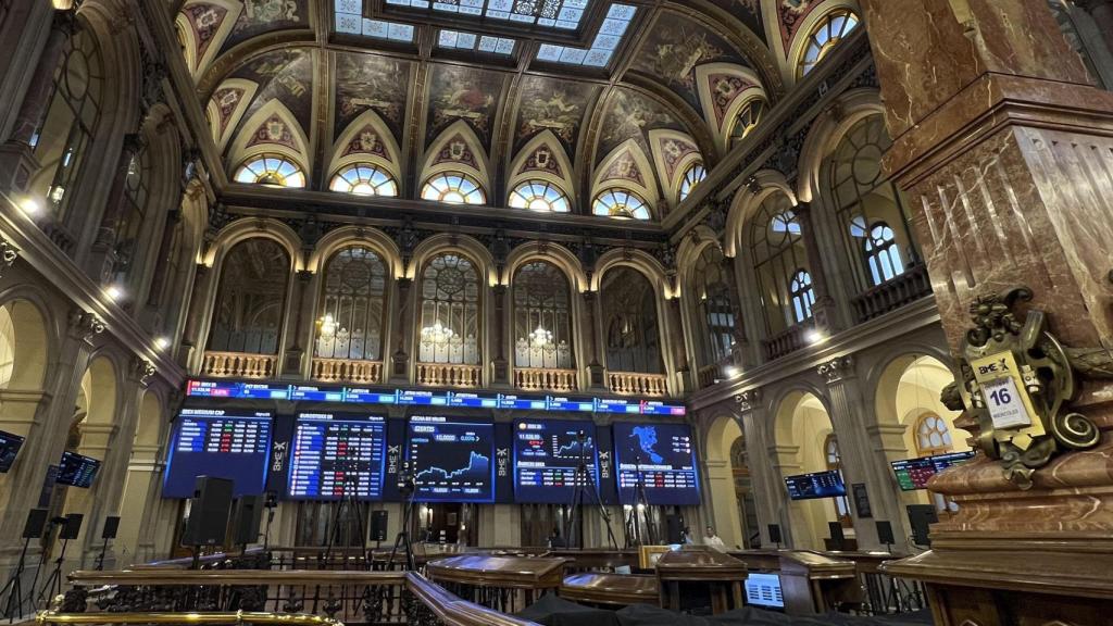 Interior del Palacio de la Bolsa de Madrid.