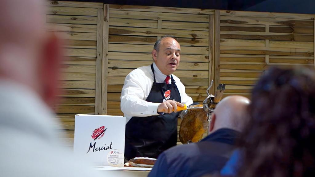 La clase maestra de cortado de jamón