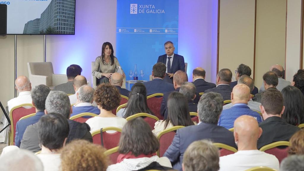 Martínez Allegue, durante el encuentro informativo con profesionales del sector de la construcción, promoción y cooperativismo.