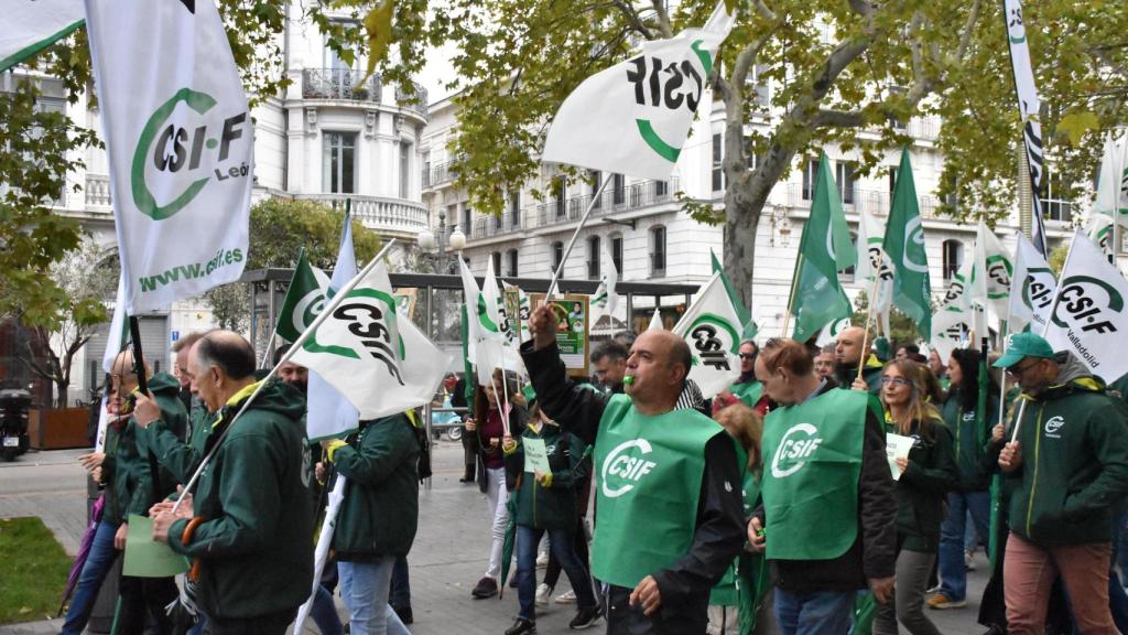 Manifestantes de CSIF Castilla y León este jueves en Valladolid