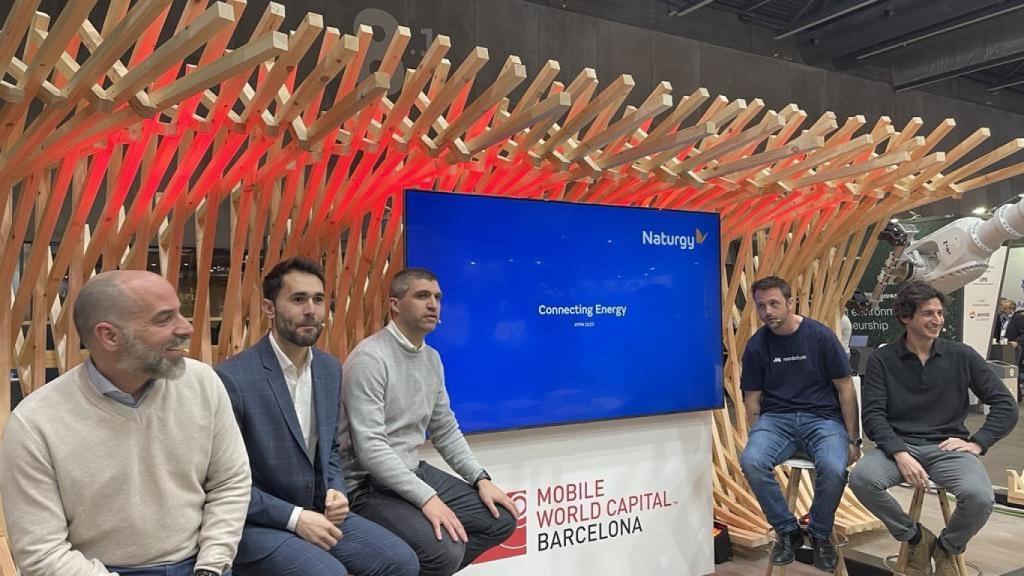 Miembros de la comunidad de Connecting Energy en el Mobile en Barcelona.