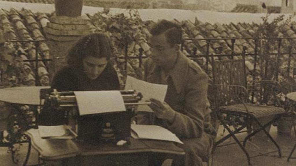 Miguel Hernández y Josefina Manresa en Jaén poco después de su matrimonio, primavera 1937.