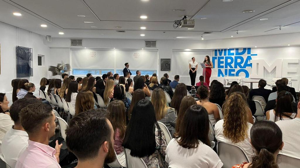 Un momento de la apertura de curso en los estudios de protocolo de la IMEP en Alicante.