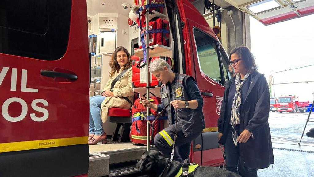 Un simulacro de la nueva actuación en las ambulancias de bomberos.