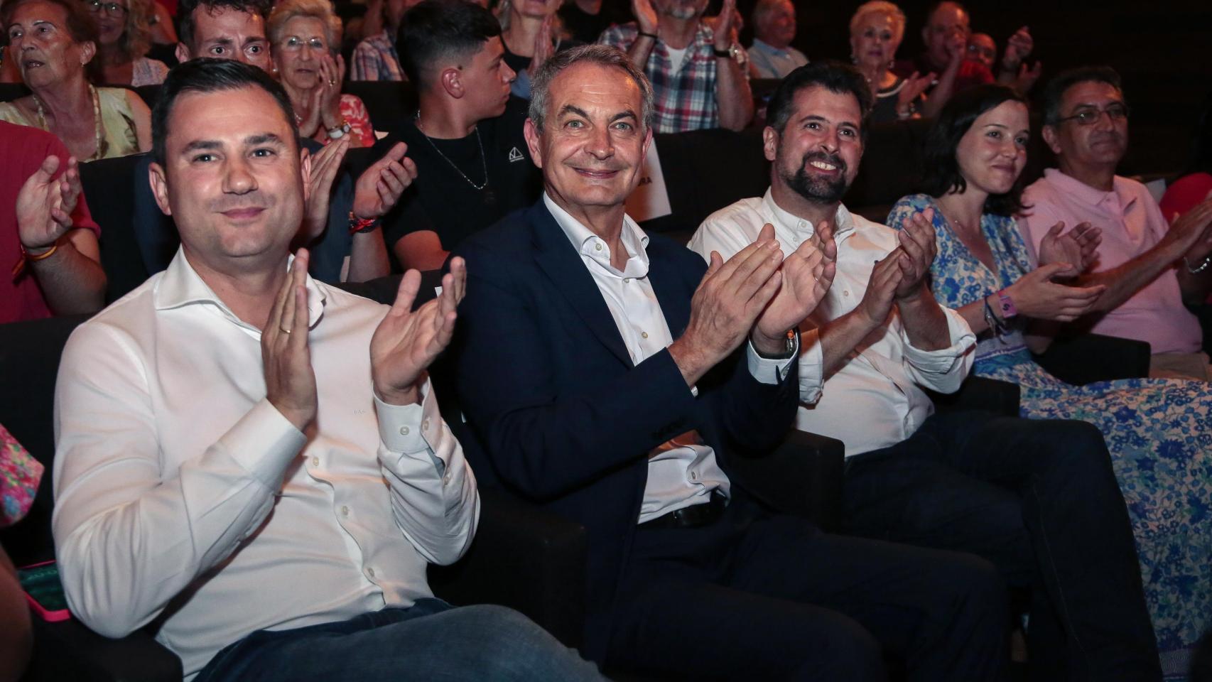 El secretario general del PSOE de León, Javier Alfonso Cendón, el expresidente José Luis Rodríguez Zapatero y el secretario general del PSCyL, Luis Tudanca, en una imagen de archivo