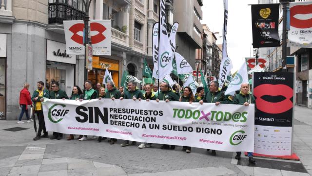 Medio millar de trabajadores de Castilla y León salen a las calles de Valladolid, convocados por CSIF