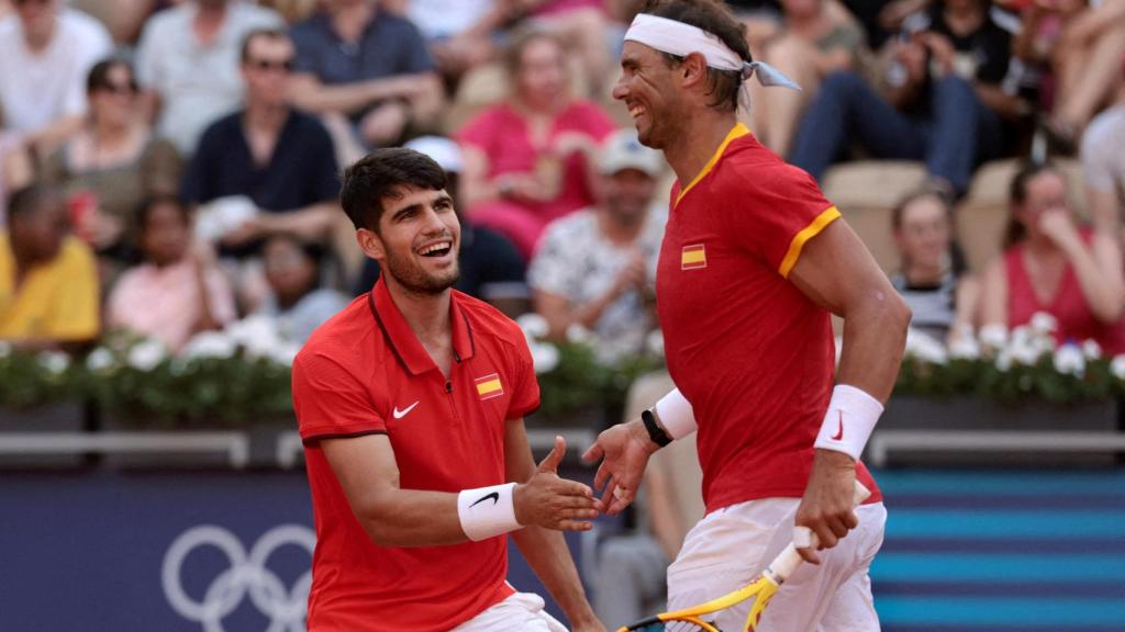 Carlos Alcaraz y Rafa Nadal, en los Juegos Olímpicos de París