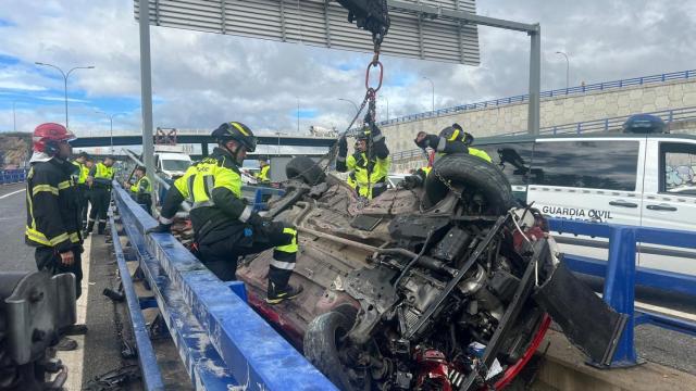 El coche accidentado en la A-3.