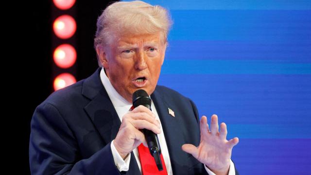 Donald Trump este miércoles en un foro organizado por Univisión en plena campaña de las elecciones en EEUU.