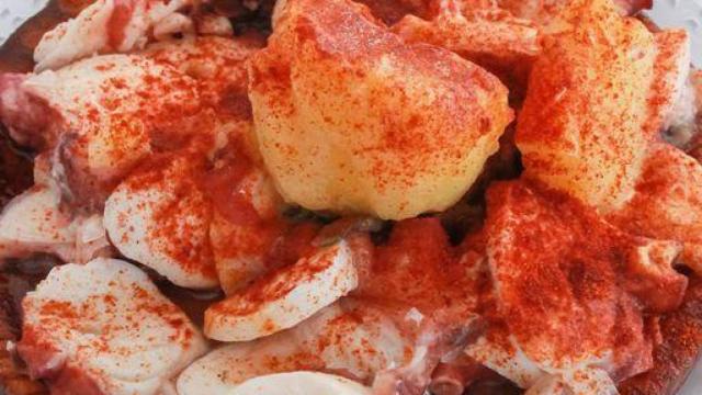 El pulpo a la gallega está entre los platos más demandados de Sevilla.