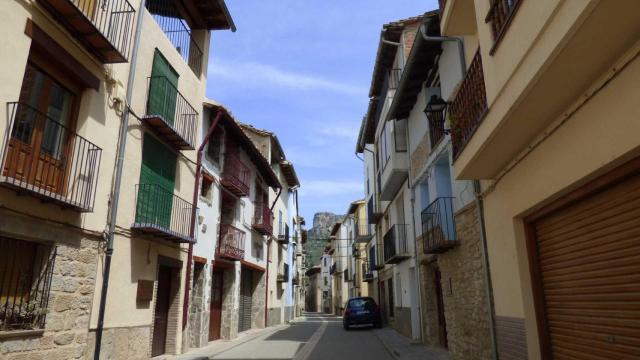 Una de las calles de Forcall (Castellón). EE