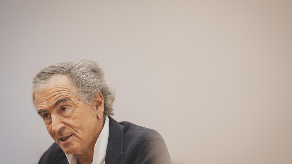 Bernard-Henri Lévy durante la entrevista con EL ESPAÑOL