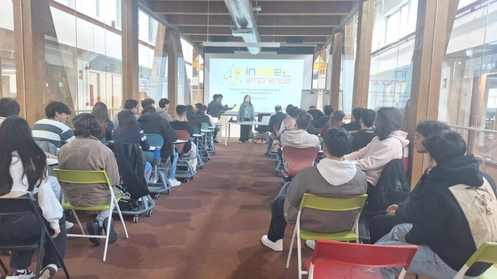 Acto del Incibe con jóvenes estudiantes en el CSA.