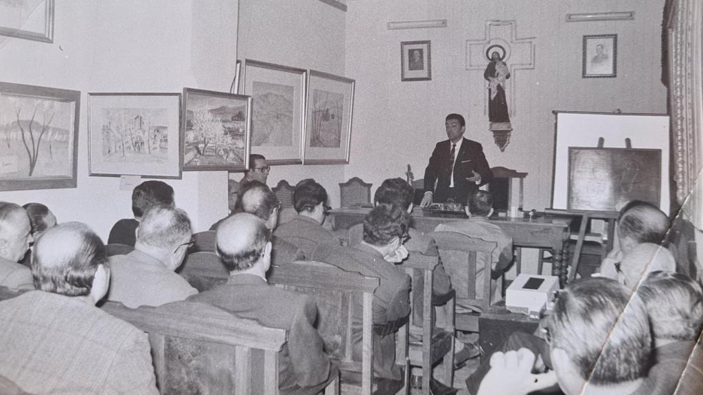 Interior de una anterior sede colegial en la calle San Fernando