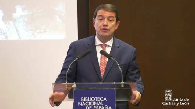 El presidente de la Junta, Alfonso Fernández Mañueco, en la presentación de la exposición 'Gonzalo Torrente Ballester, la travesía de un creador'