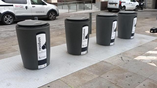 Nuevos contenedores soterrados en la plaza de Fernández Duro