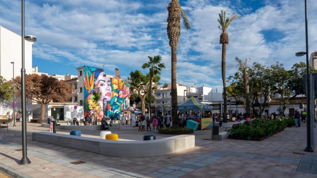 Otra imagen de la nueva plaza de Vicente Aleixandre de Torremolinos.