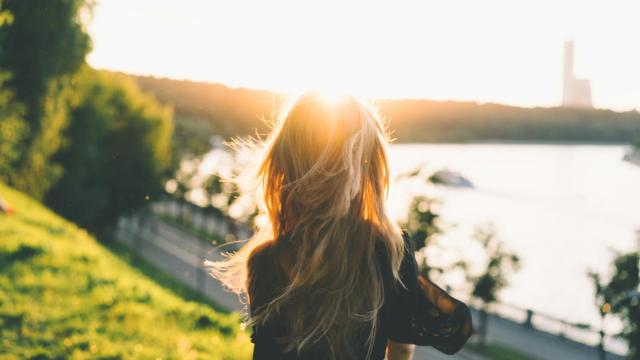 Cómo caer con un narcisista inspiró un libro que puede cambiar tu vida.