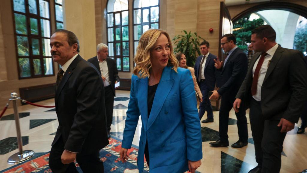 La primera ministra italiana, Giorgia Meloni,  a su llegada este viernes al Parlamento libanés para reunirse con el presidente de la cámara Nabih Berri, en Beirut.