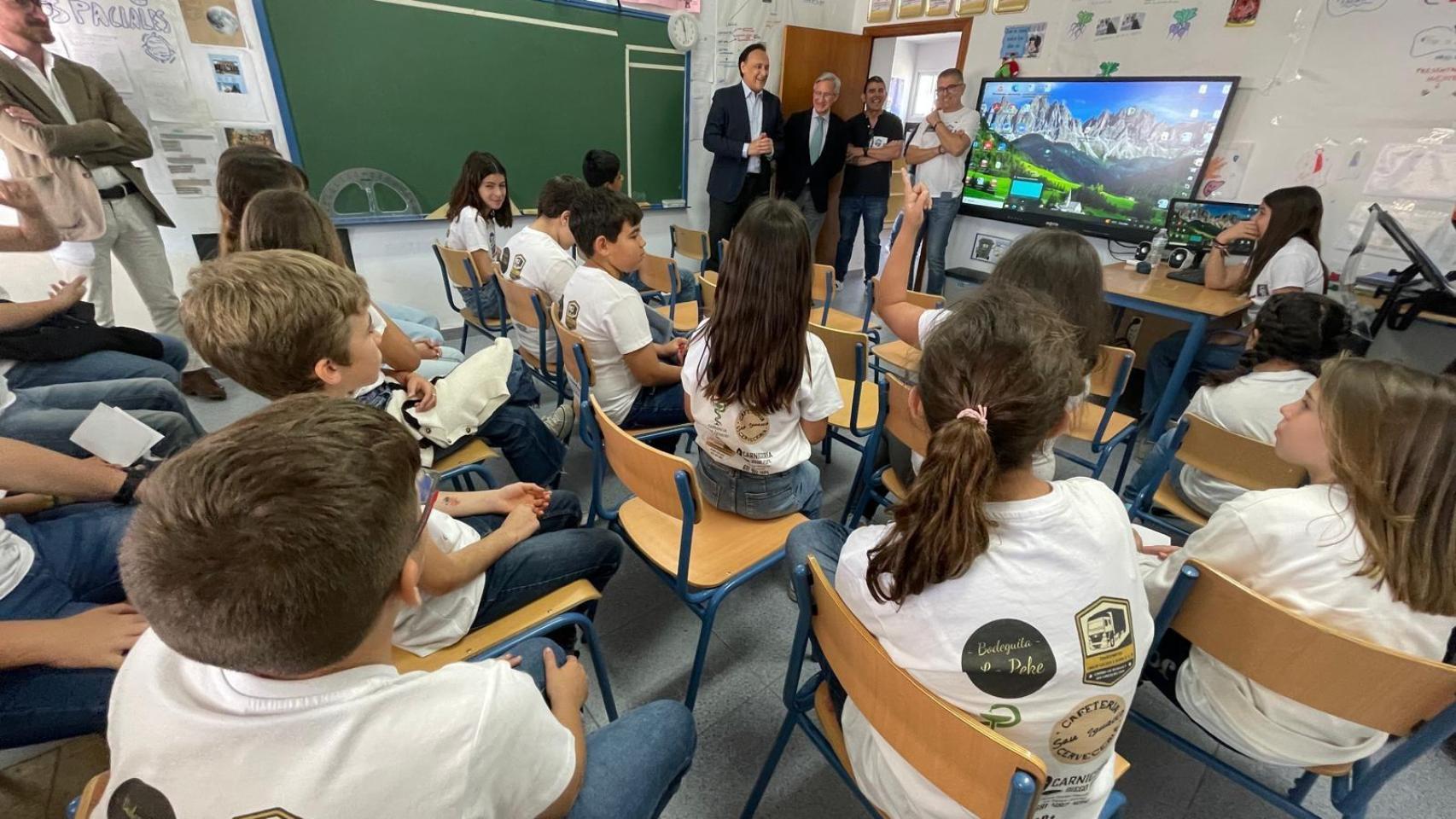 La clase de Don Herminio, en Alcalá del Río