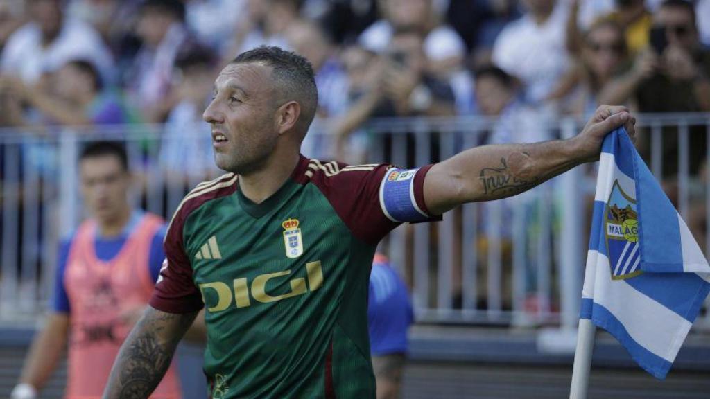 Santi Cazorla durante el Málaga vs. Real Oviedo.