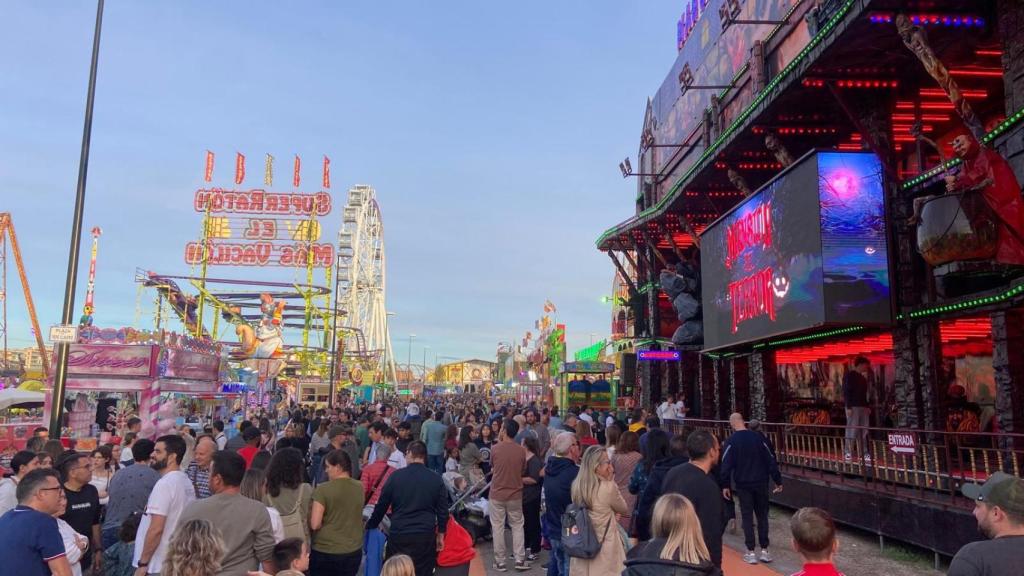 Muchos visitantes han acudido a las ferias este sábado.