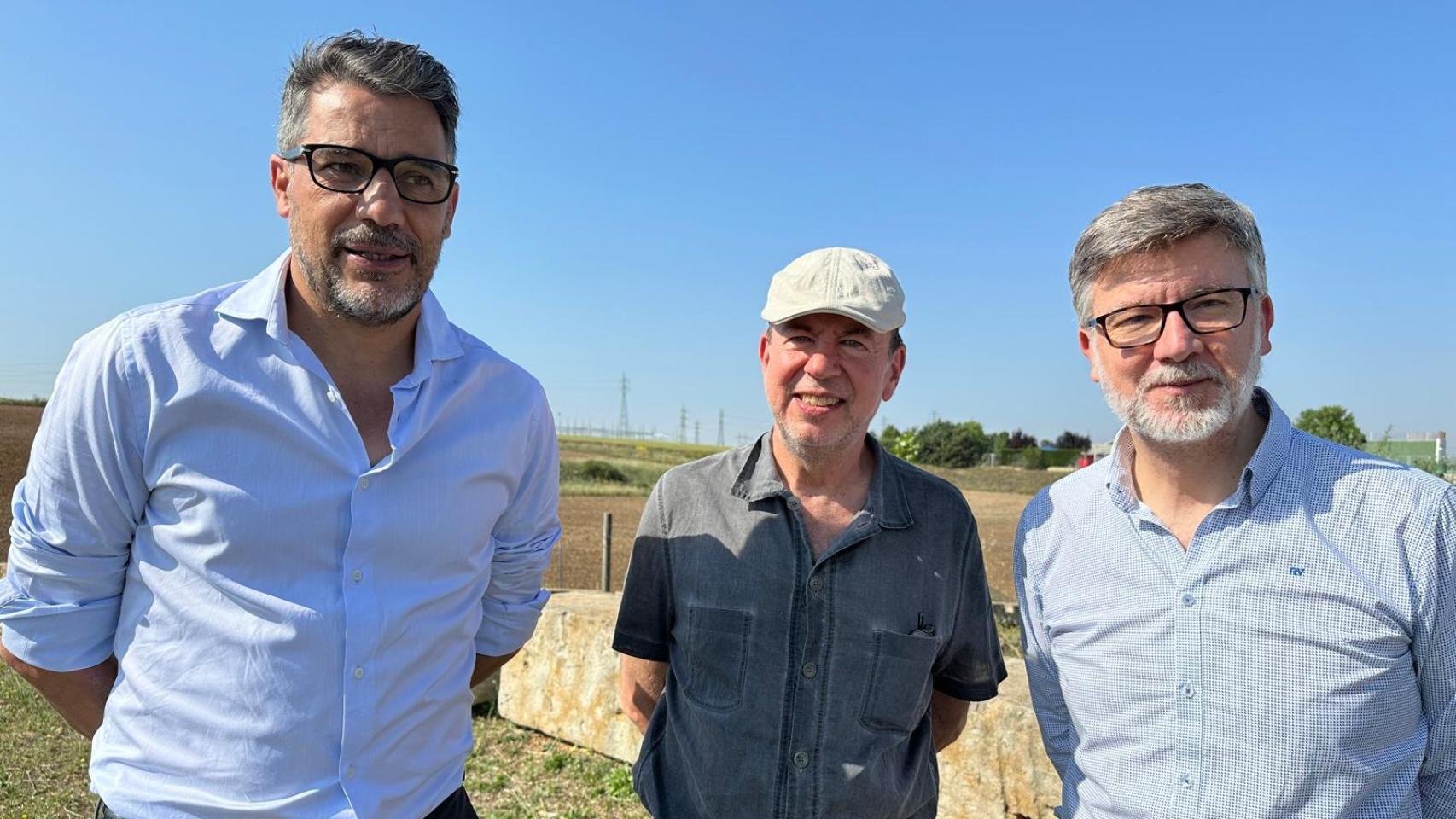 El alcalde de Villamayor, Ángel Luis Peralvo Sanchón; el historiador y profesor de la USAL, Eduardo Azofra Agustín, y el arquitecto y catedrático de la Universidad Politécnica de Madrid, Enrique Rabasa Díaz