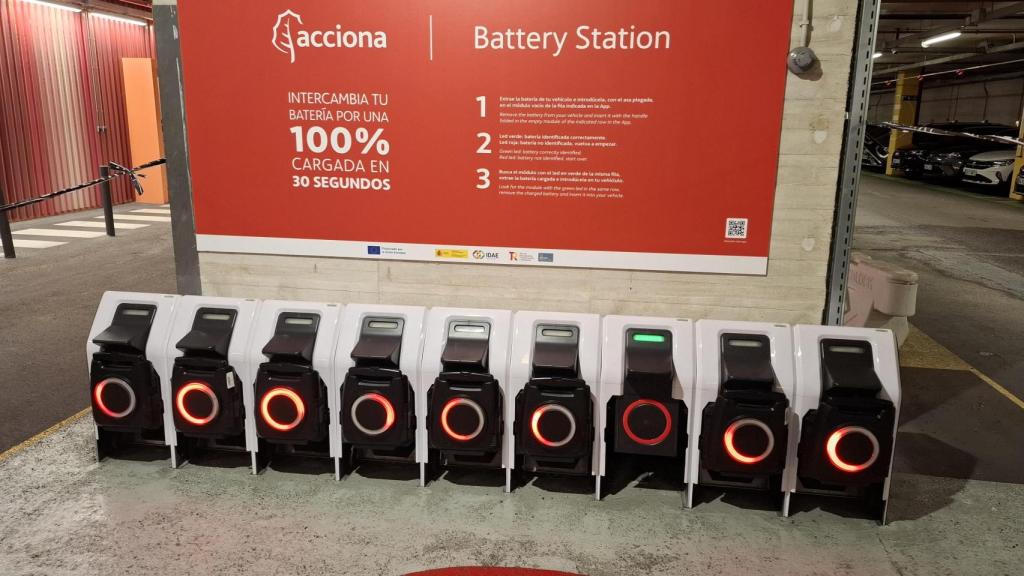 Estación de recarga de baterías de Silence en el centro comercial de Caleido (Madrid).