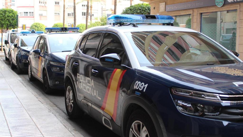 Vehículos policiales en una imagen de archivo.