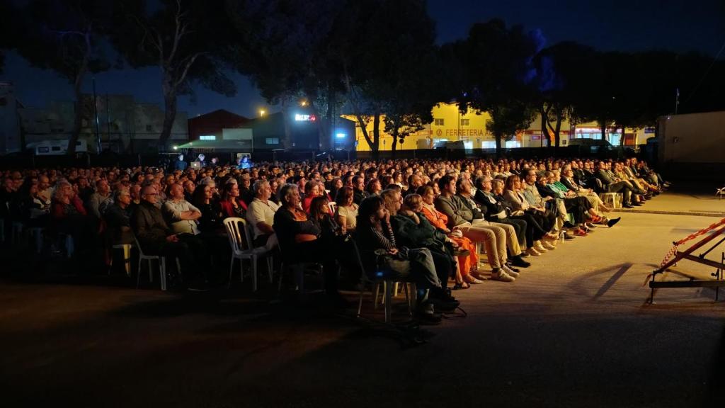 El público asistente a la representación teatral 'Don Juan Tenorio. Sueño y realidad' de San Javier.