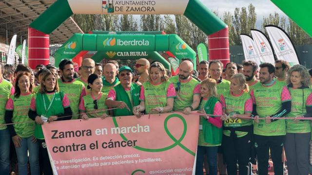 La vicepresidenta de la Junta, Isabel Blanco, en la marcha contra el cáncer en Zamora