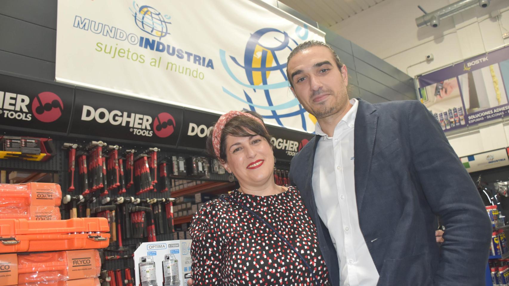 Belén Blanco, responsable de Salamanca, y Roberto Jiménez, director comercial de Mundo Industria