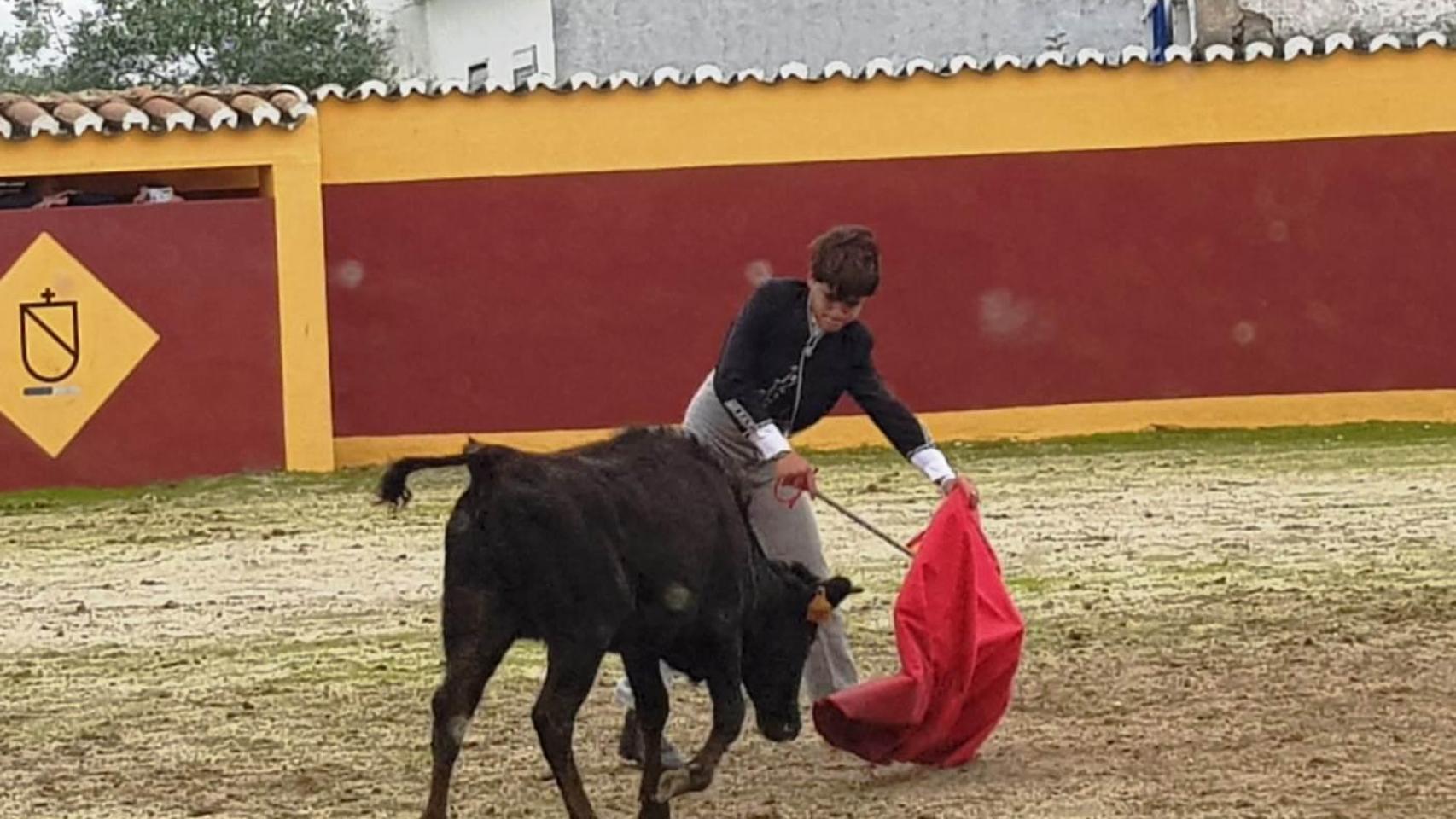 La Empalizada de Montemayor de Pililla visitó la ganadería zamorana Toros Villalpando