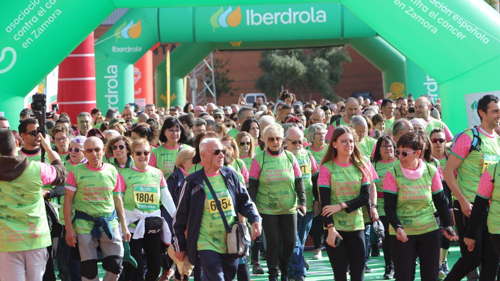 Más de 8.000 participantes tiñen de verde Zamora