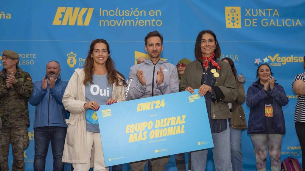 Entrega del premio al Disfraz más original.