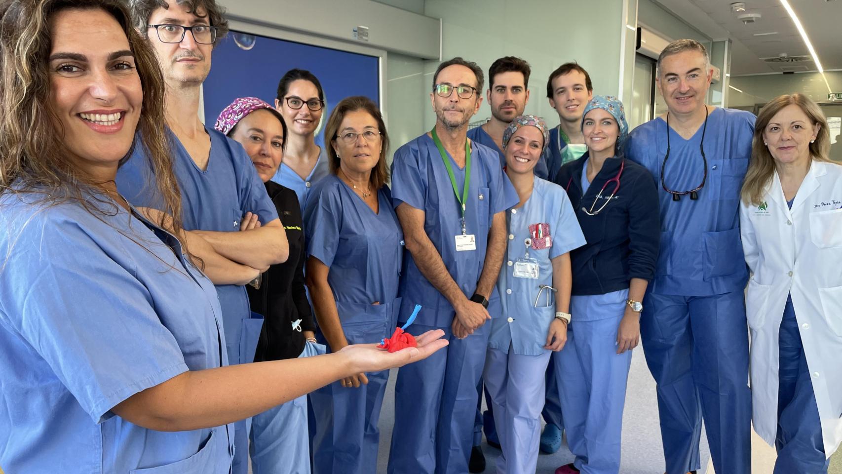 Parte del equipo médico encargado de la operación, en el Hospital Virgen del Rocío de Sevilla