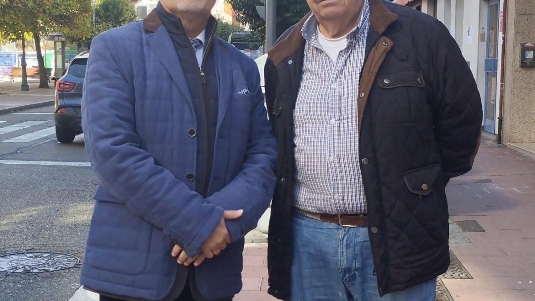 El concejal de Seguridad Ciudadana, Alberto Cuadrado, y el presidente de la Asociación de vecinos de Las Delicias, Luis Miguel Trapote