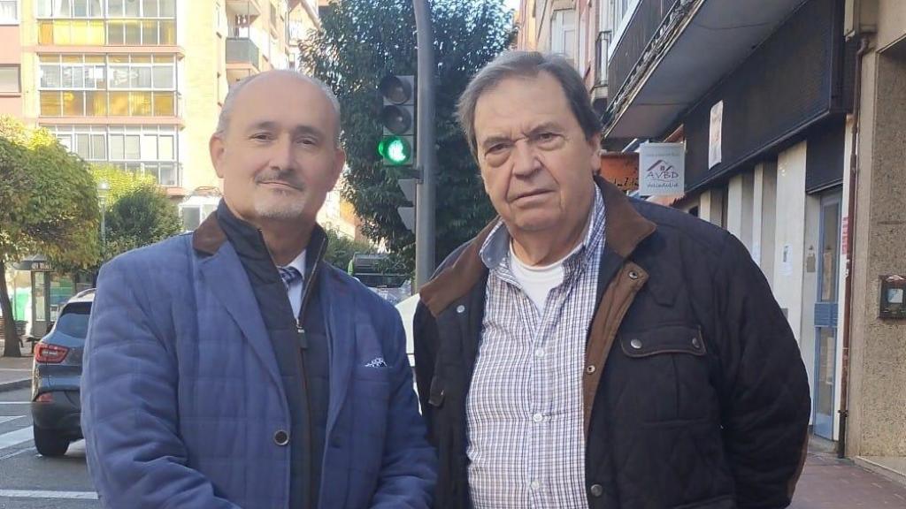 El concejal de Seguridad Ciudadana, Alberto Cuadrado, y el presidente de la Asociación de vecinos de Las Delicias, Luis Miguel Trapote